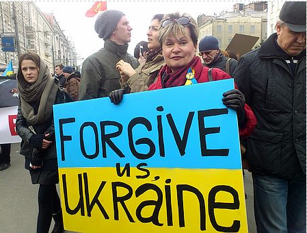 「ウクライナ、私たちを許して」と反戦プラカード.PNG