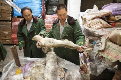 中国広東省深セン市の倉庫で押収された密輸の冷凍肉.PNG